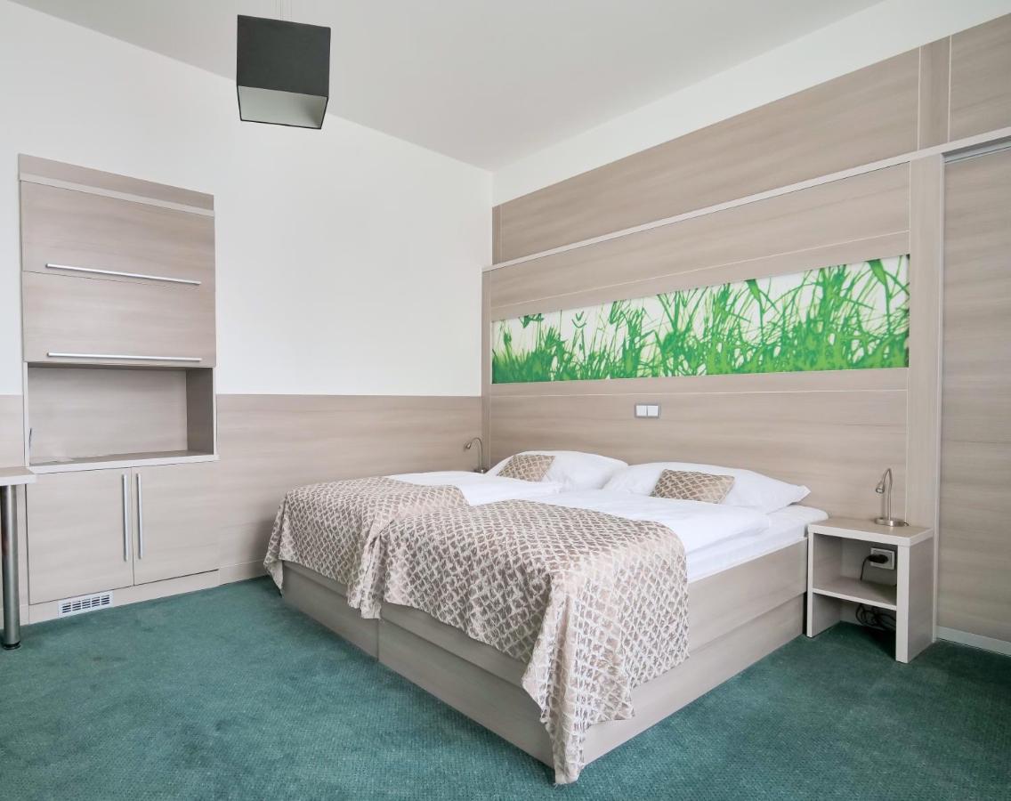 Hotel Zlata Hvezda Litomyšl Екстериор снимка