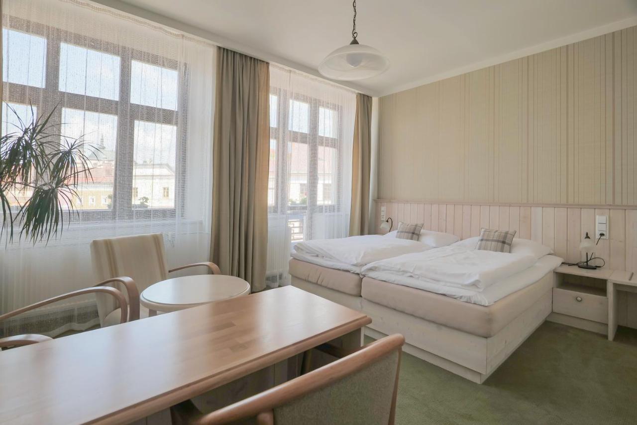 Hotel Zlata Hvezda Litomyšl Екстериор снимка