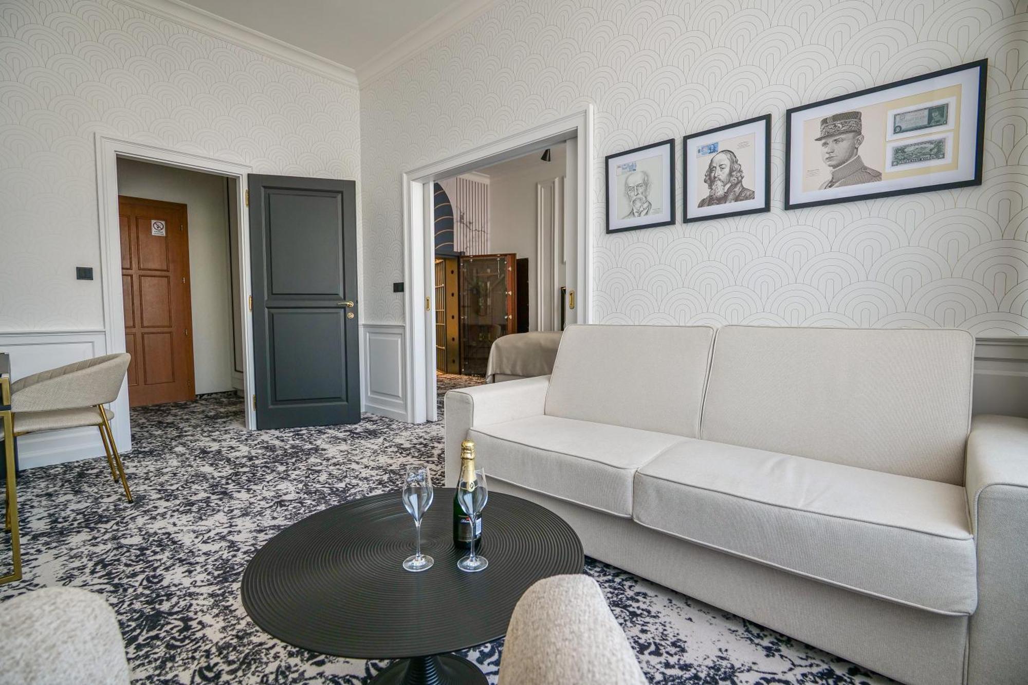 Hotel Zlata Hvezda Litomyšl Екстериор снимка